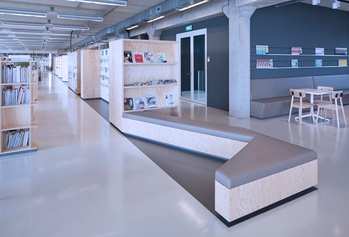 現(xiàn)代簡約辦公室過道動線設計