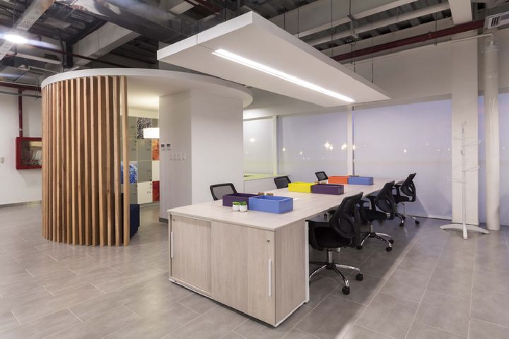 論辦公室裝修中現(xiàn)代簡約風(fēng)格辦公室怎樣設(shè)計