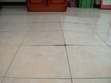 地板磚鼓起如何處理