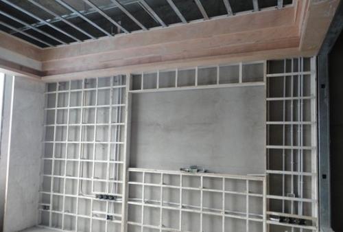 辦公室裝修施工：木龍骨隔墻工藝與監(jiān)工