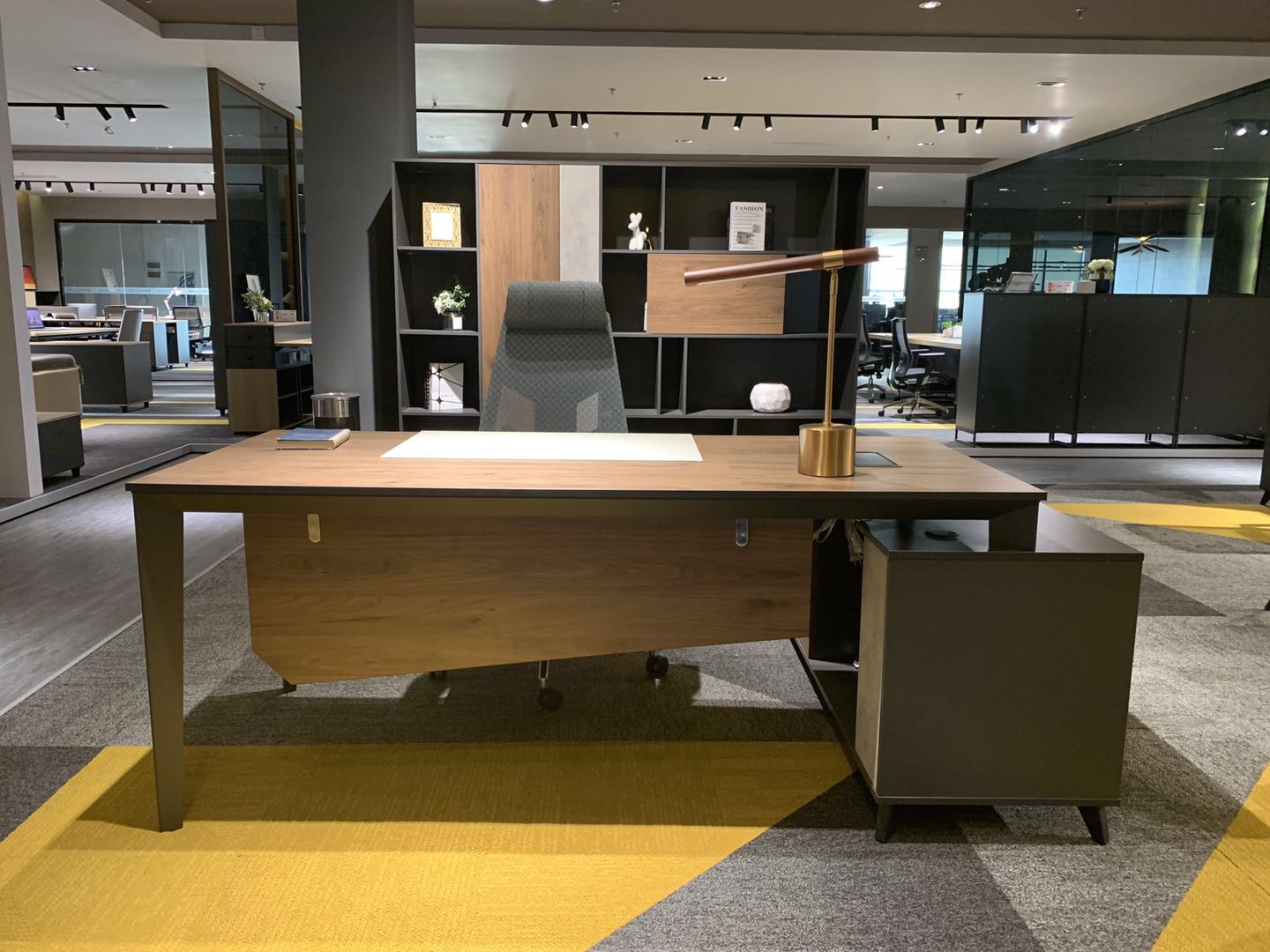 老板辦公室聚人氣旺財運的布局分析：