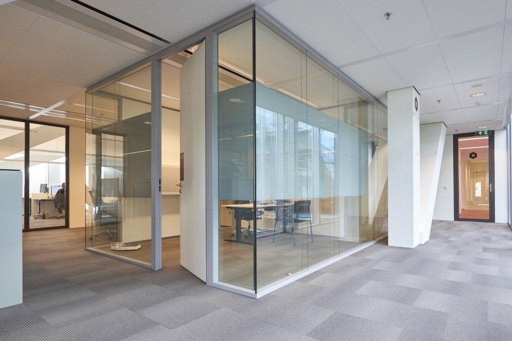 國貿(mào)辦公室隔斷裝修注意事項：